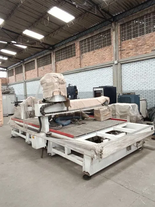MAQUINA CNC MARCA WINWIN  MACHINERY 